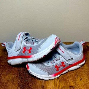 Under Armour Boys Assert 8 Gray/Red Running Shoes Sneakers Size 12K